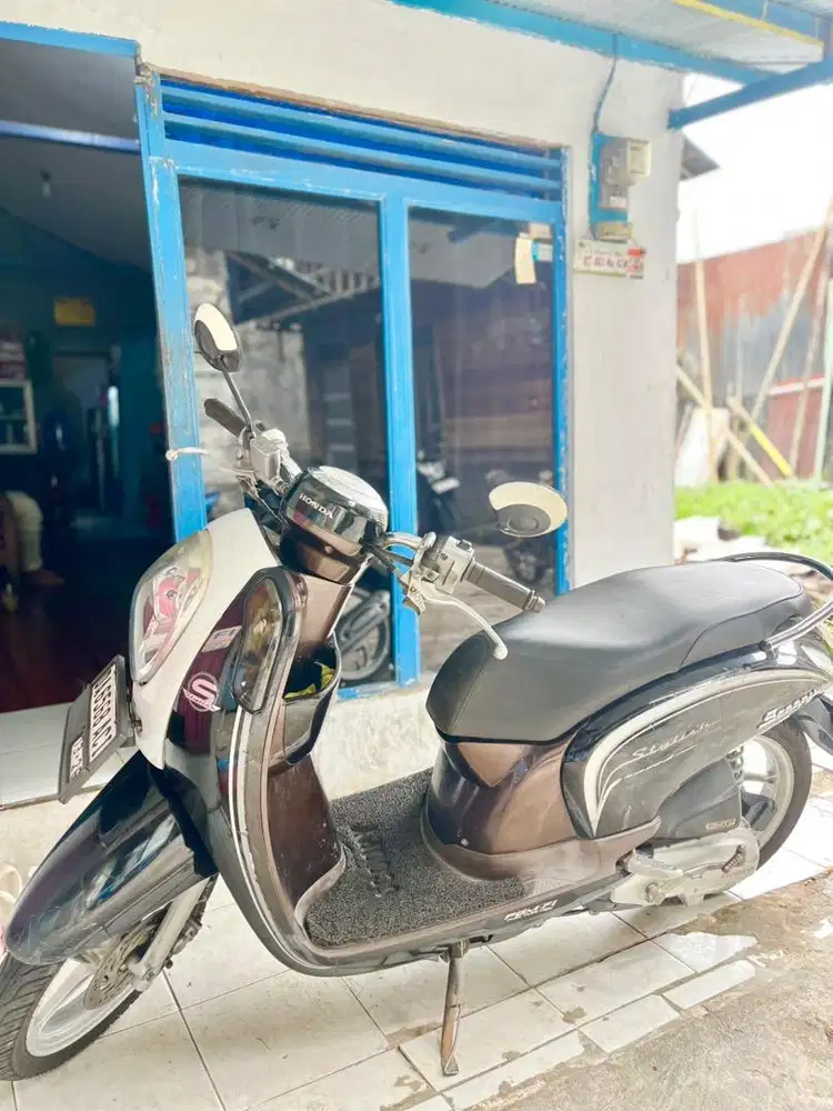 HONDA SCOOPY 2016