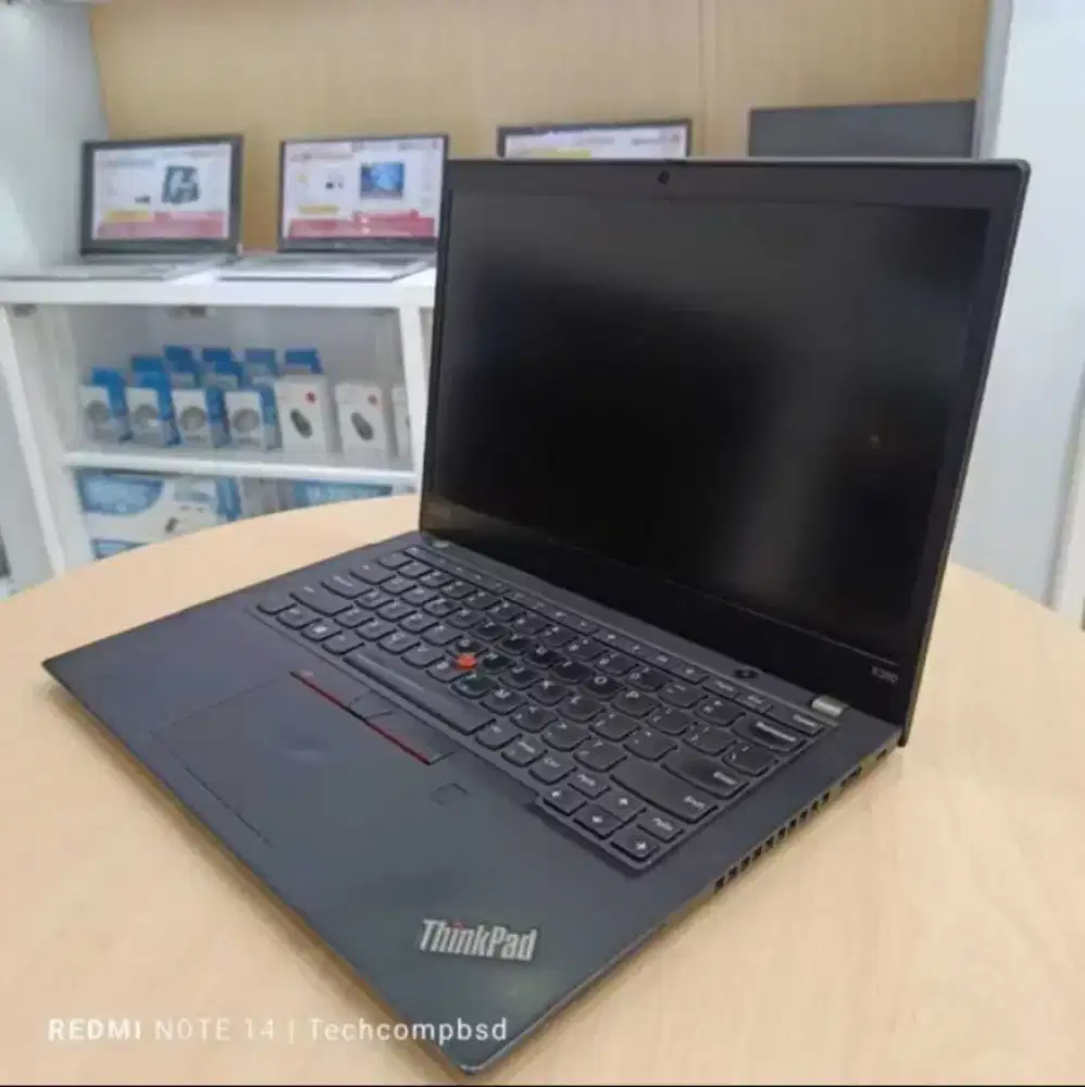 Thinkpad x390 i5 v PRO gen 8 RAM 16 GB 256 GB
