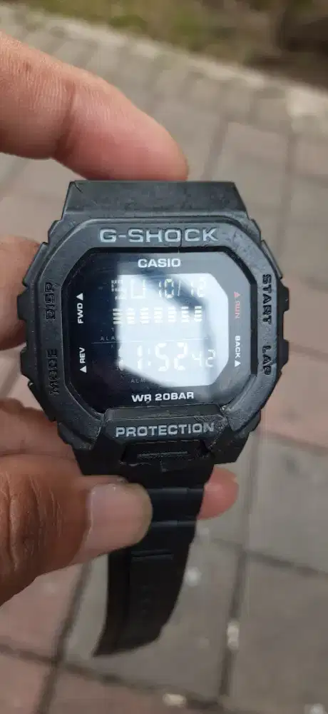 Jam tangan digital Casio