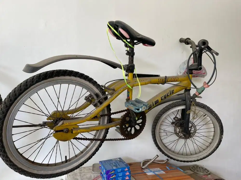 SEPEDA BMX BEKAS