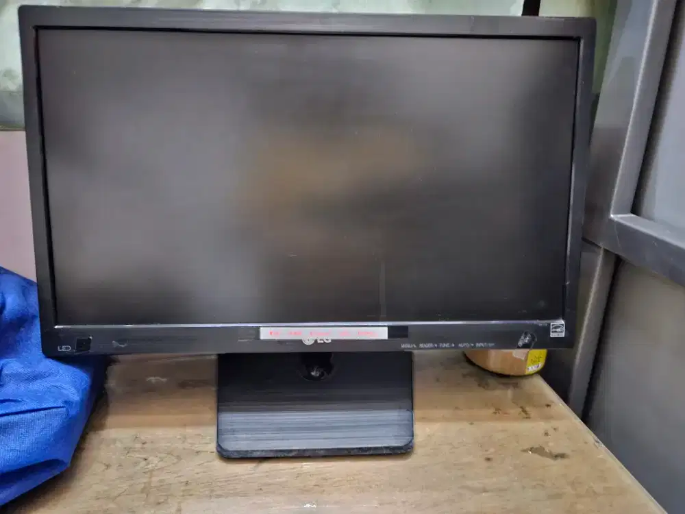 Monitor 20 inchi