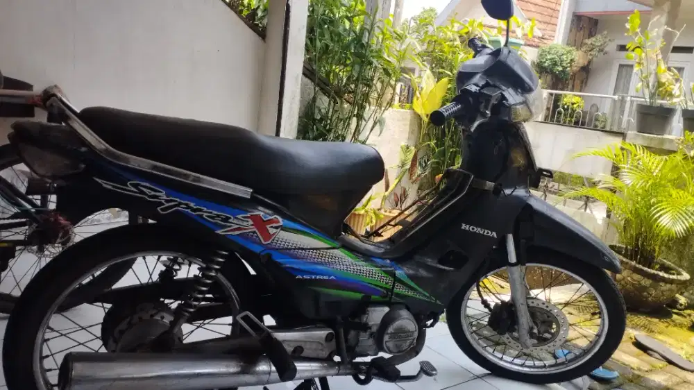 Sepeda motor honda supra 100cc thn 2002
