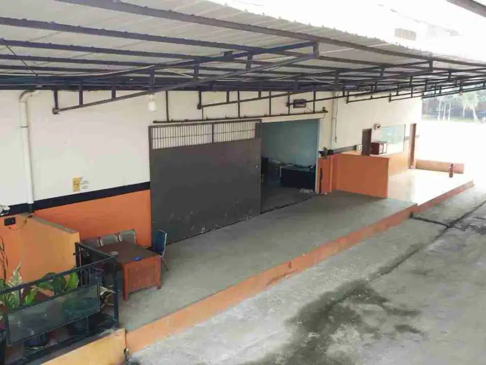 Dijual Gudang akses kontainer 40 ft LT 4335 LB 2627 di pinggir jl raya jatiasih dekat akses tol Joor