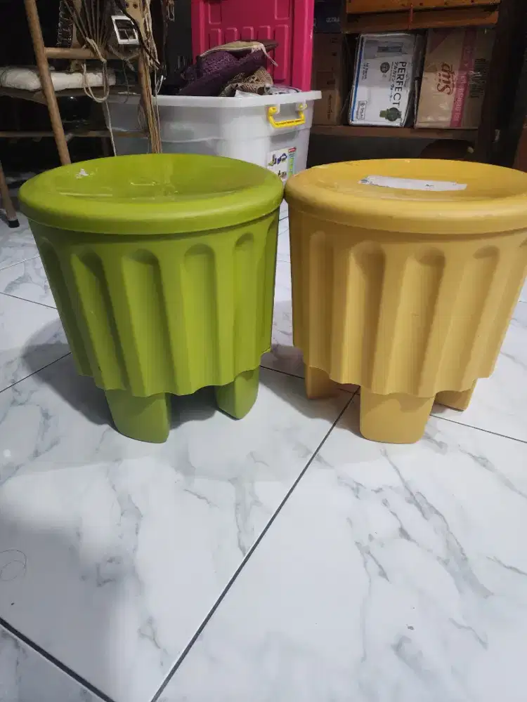 Kursi Plastik / Pot Bunga Informa Tebal New