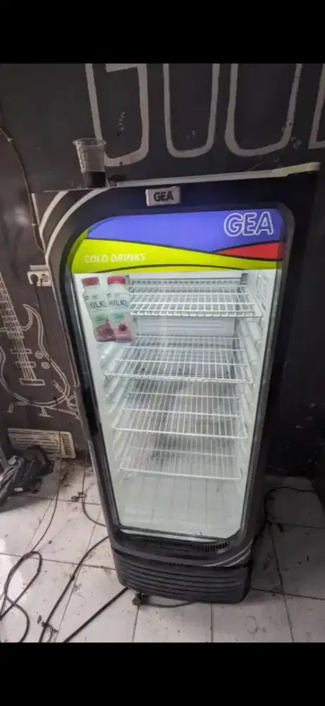 Jual kulkas pendingin minuman ukuran 4 rak tanggung merk GEA