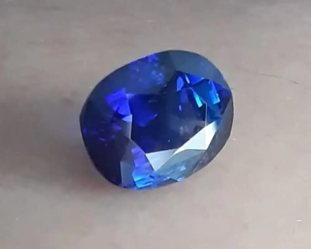 Murah batu permata blue safir warna terbaik Vivid blue 4.74 crat asli