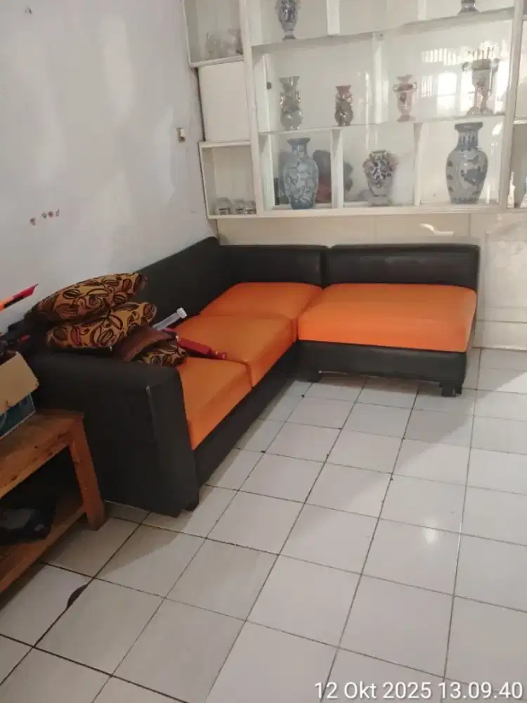 Sofa L ruang tamu