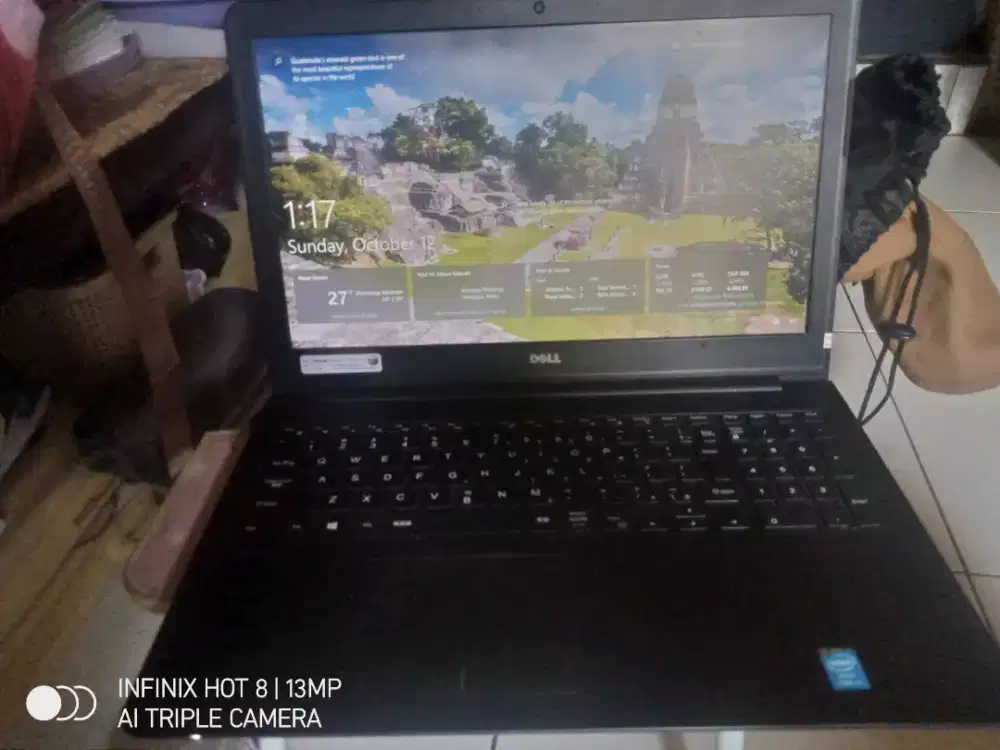 Laptop merek Dell