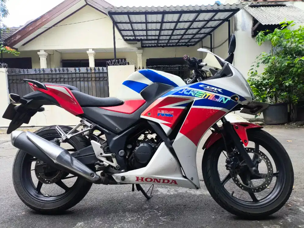 Honda CBR 150R kesayangan