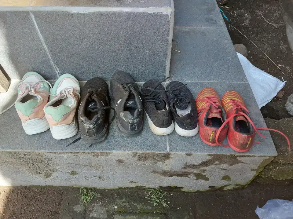 Sepatu Bekas masih cukup bagus