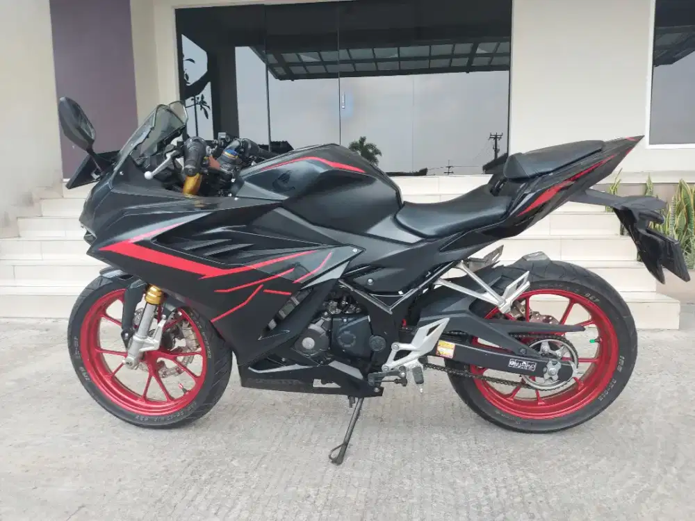 Honda CBR 150R ABS. Thn pembelian 2022 akhir Pemakaian 2023
