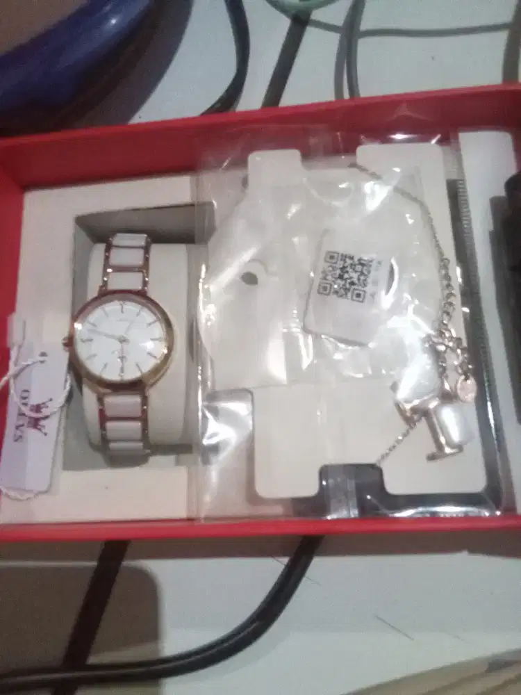 Di Jual Jam Tangan Wanita merek OLEVS Original dapat gelang kaki