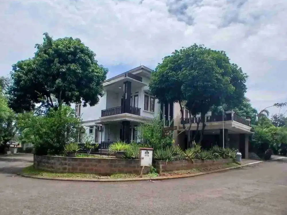 rumah posisi hoek bagus asri  diLegenda wisata,ini unitnya