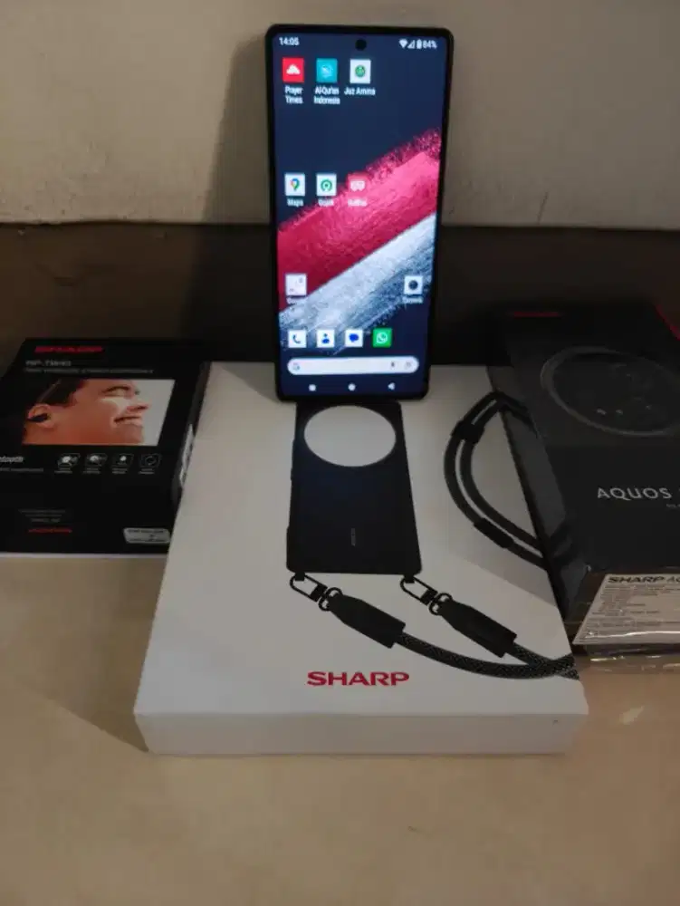 Sharp aqous R9 Pro 12 / 512