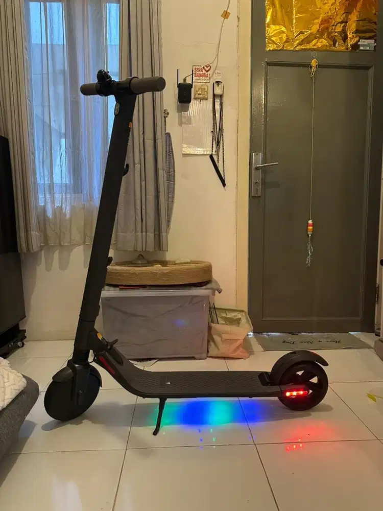 Segway Ninebot ES2 - listrik (like new)