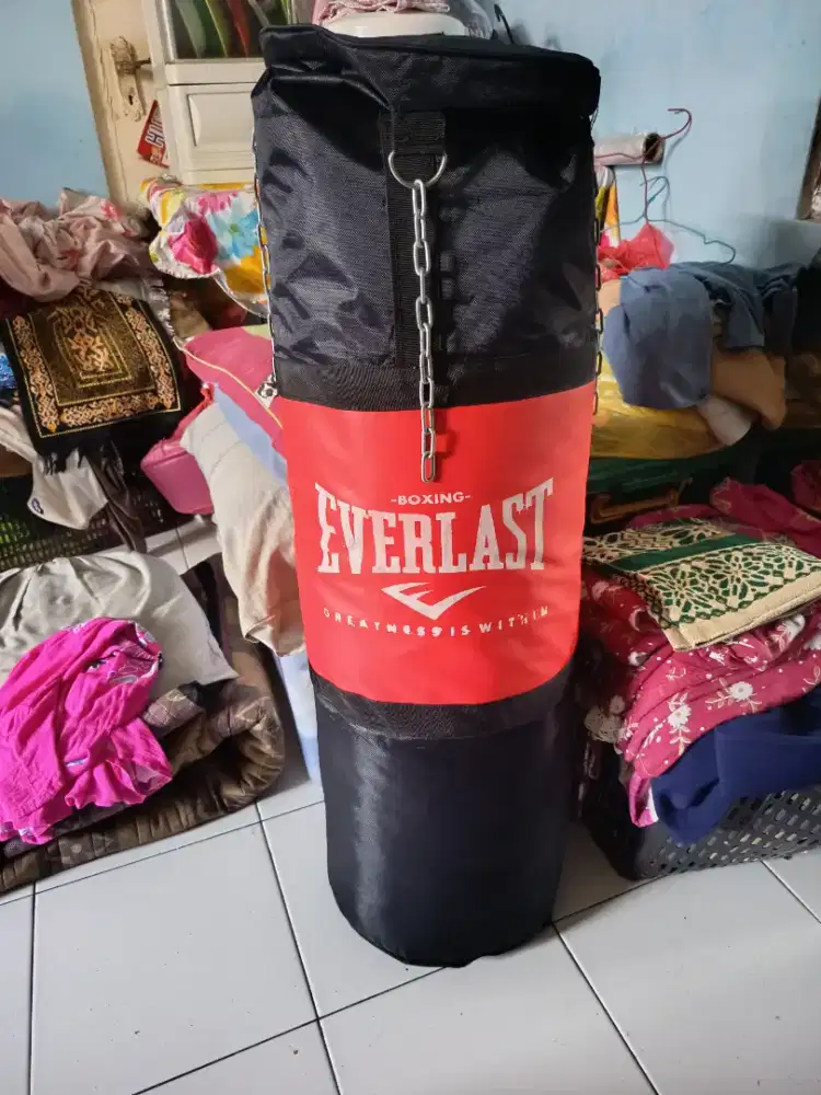 Samsak everlast udh sama isi