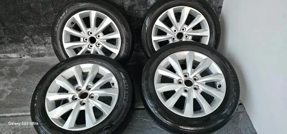 Velg dan ban copotan Xenix V hybrud