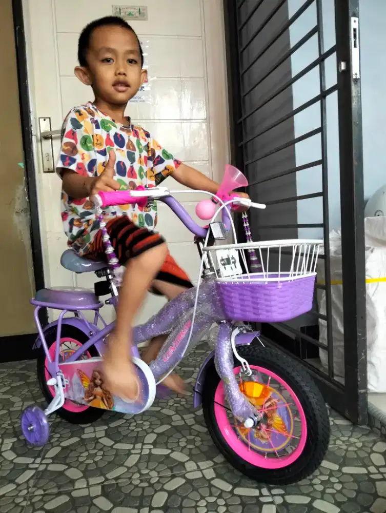 SEPEDA 12 INCH
SEPEDA CEWE
SEPEDA ANAK CEWEK
SEPEDA 12 INCH ANAK