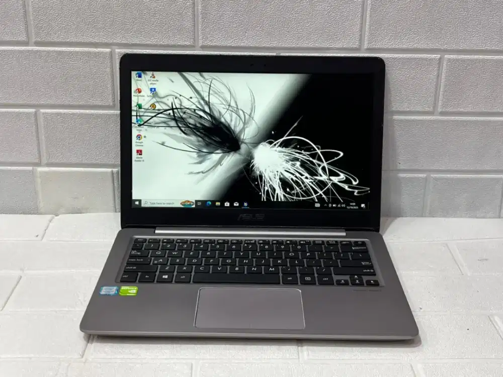 Laptop Asus ZenBook UX310UQ/processor Intel Core  i7-6500U