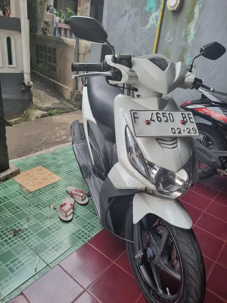 Beat carbu 2009 warna putih