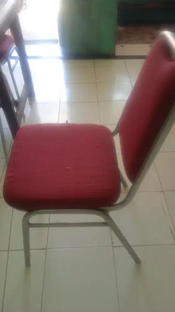Kursi  bekas rumah makan