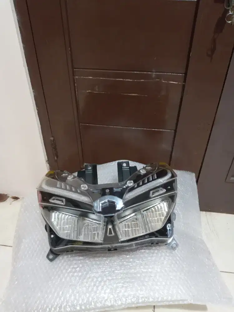 Lampu reflektor depan Vario LED new