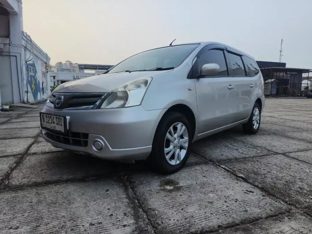 Nissan Grand Livina SV AT/Matic 2013