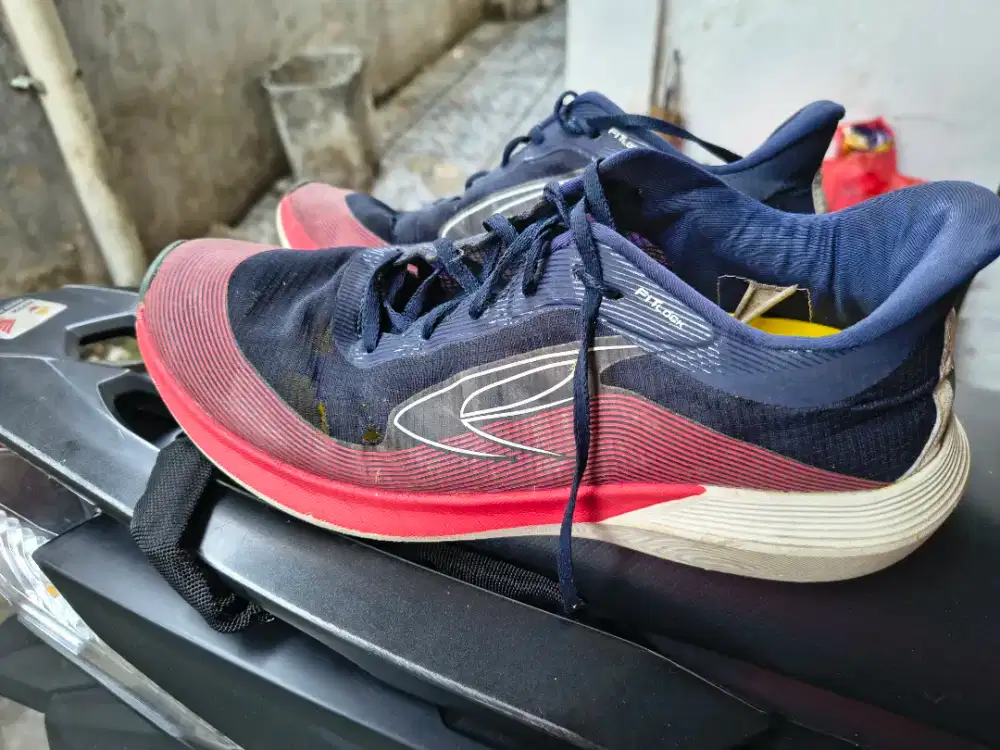 Sepatu lari running 910 Haze Metaspeed