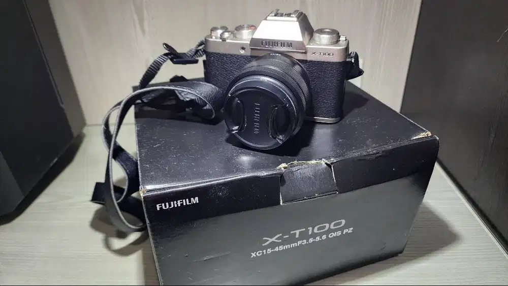 Fujifilm XT100 Second Like Brand New