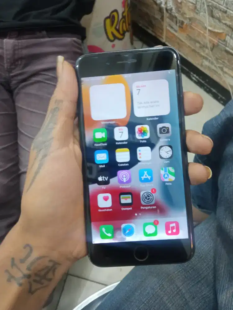Iphone 7 plus 128gb pemakaian lama