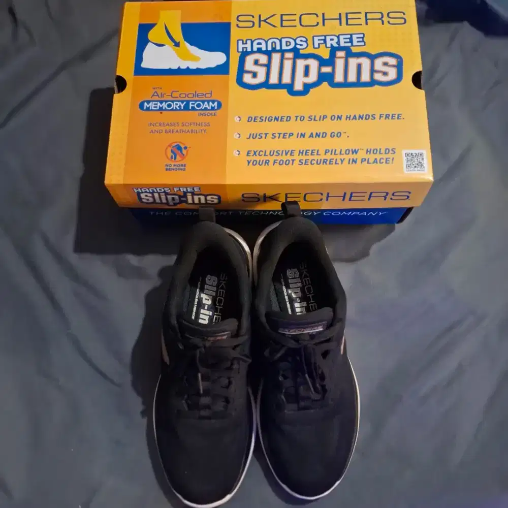 Sepatu Skecher Slip-ins 41
