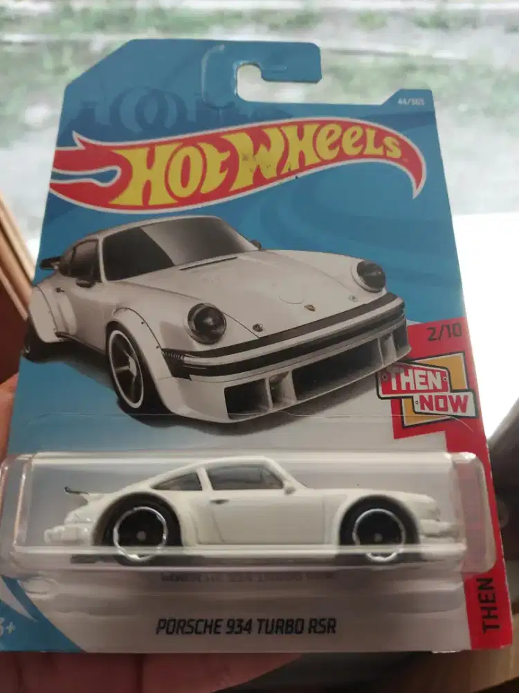 Hot wheels porsche 934 turbo rsr