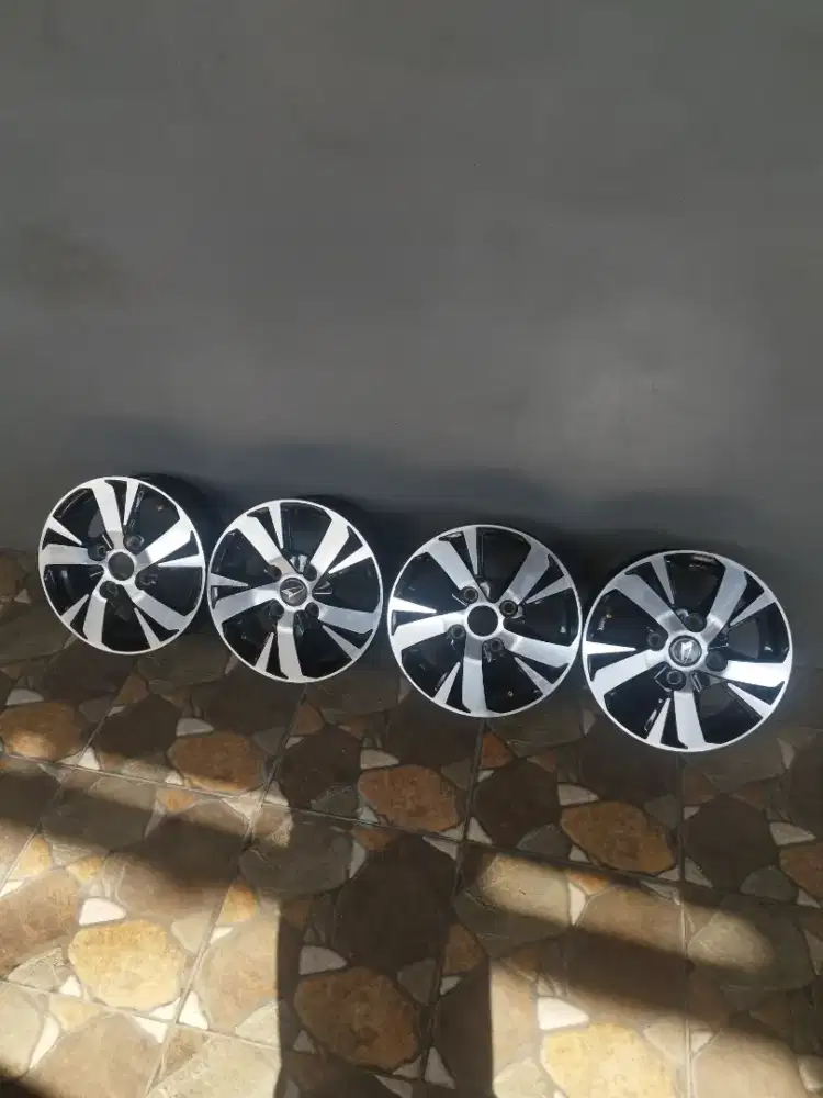 Velg aja R14 copotan Xenia 2018