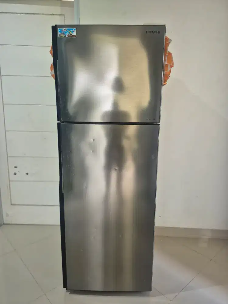 Kulkas 2 pintu.