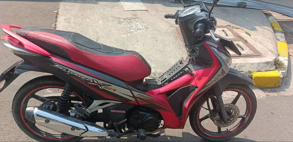 Supra x 125 Helm in 2012