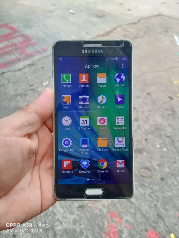 Jual butuh Samsung a5 nfc ram 2/16 kondisi normal minus pemakaian