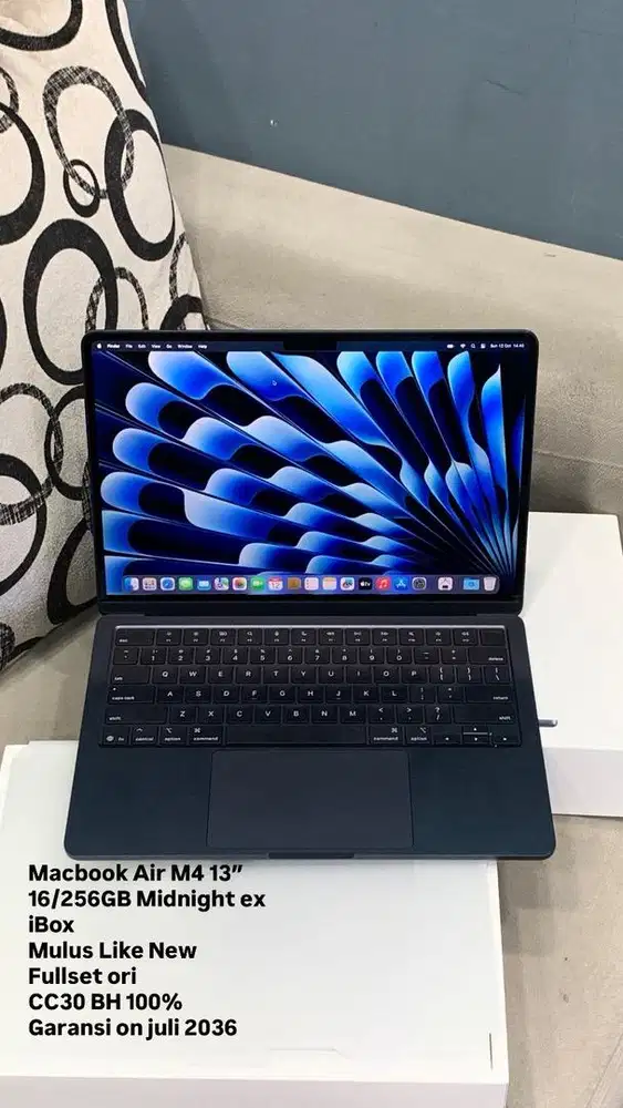 MacBook Air M4 16/256GB Midnight Like New ex iBox garansi on juli 2026