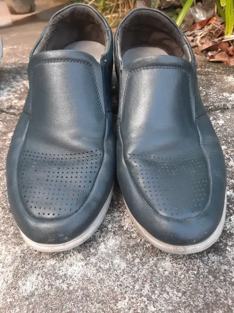 Sepatu Crocodile uk. 40