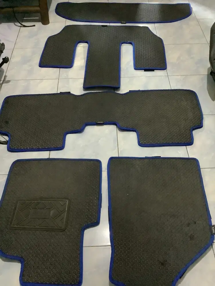 Karpet Force CoverSuper