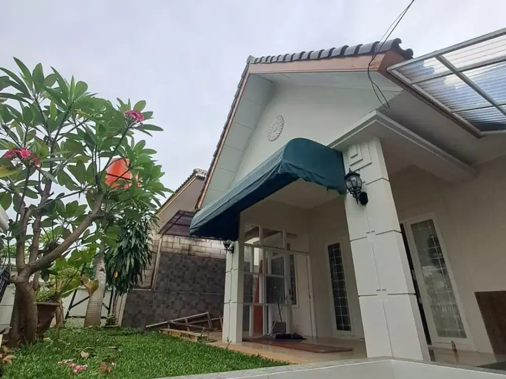 For Sale/Rent Rumah di Radio Dalam, Jakarta Selatan - Bisa Dijadikan Kantor