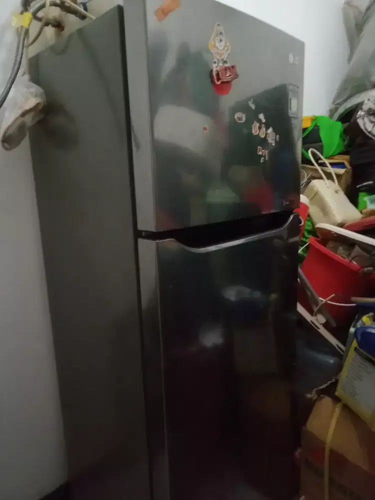 Merek LG dua pintu