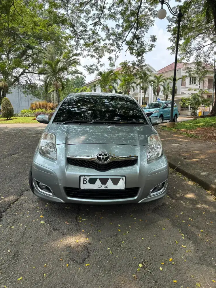 TOYOTA YARIS E AT 2011