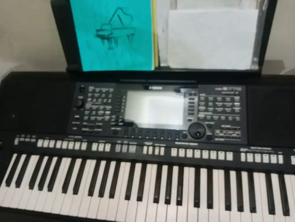 Yamaha psrs 775 sepaket dengan stand keyboard dan speaker morley