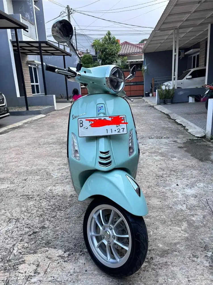 Dijual vespa primavera Iget ABS facelift 2022 km rendah