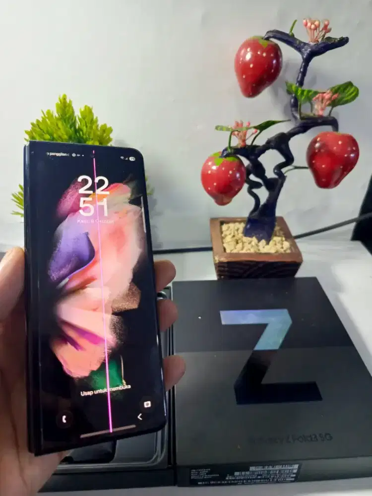 SAMSUNG Z FOLD 3 5G RAM 12/256GB ORIGINAL SEIN NORMAL FULLSHET

HANYA
