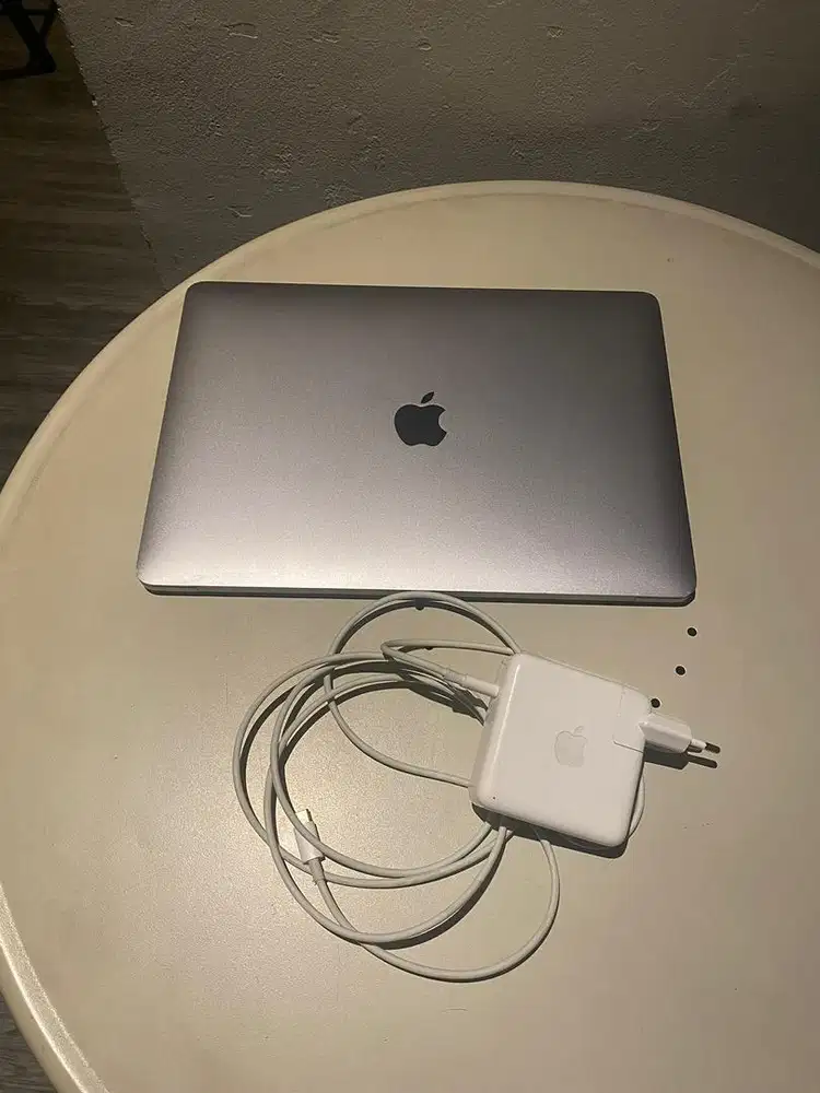 Macbook Pro 2017 8/240GB