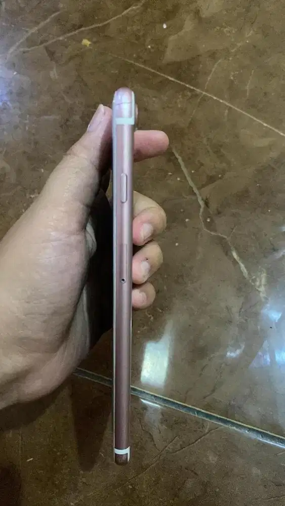 Iphone 7+ 32gb..