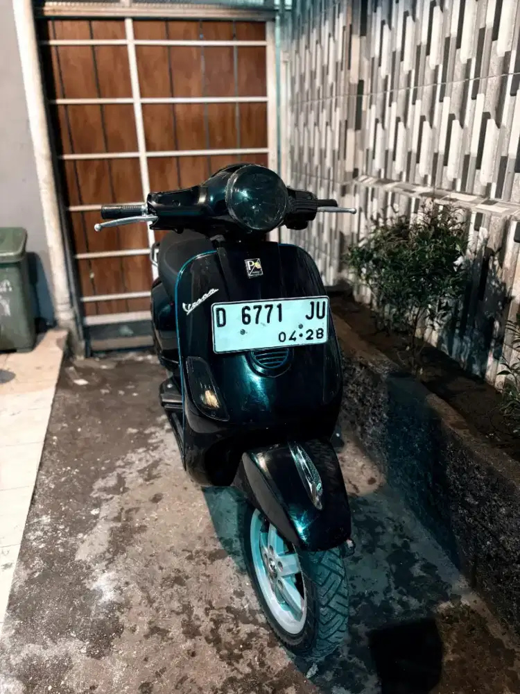 Vespa matic LX 125 cc 2012