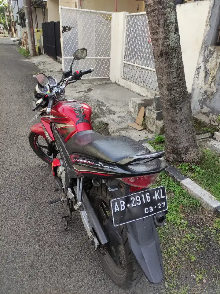 JUAL MOTOR VIXION TH 2012