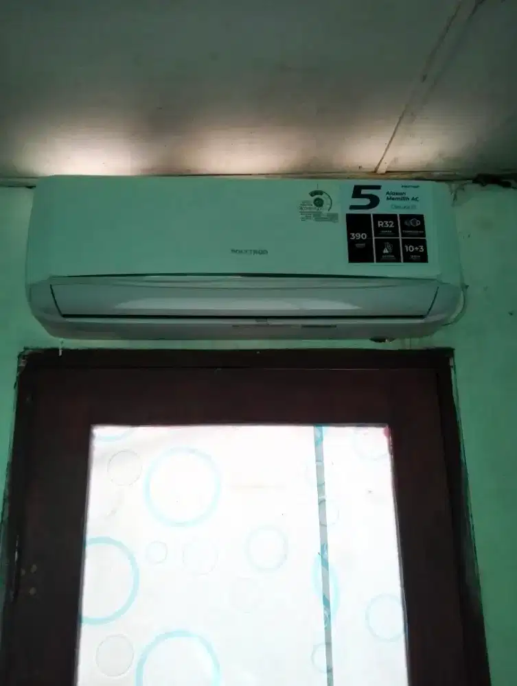 Dijual AC Polytron 1/2pk harga 2.1jt nego msh garansi